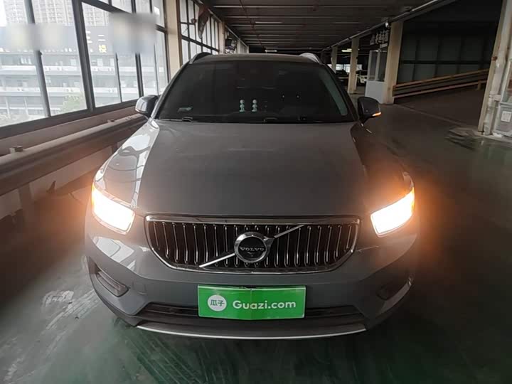 Volvo XC40 2020 T 3 — фото 3