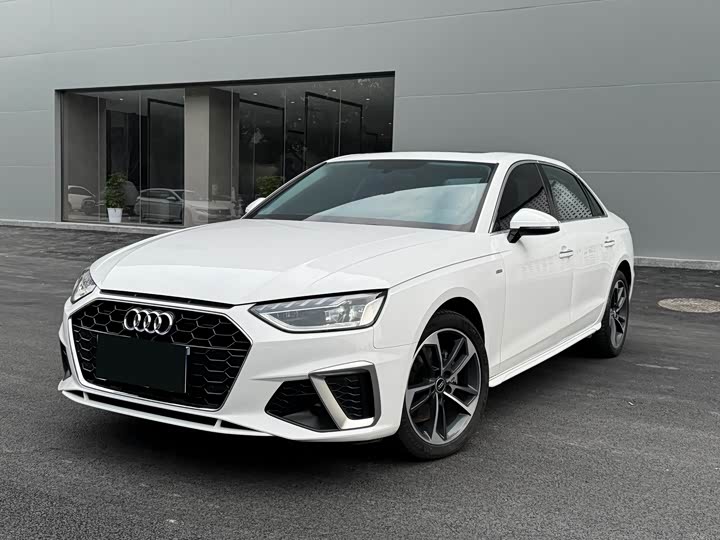 Audi A4L 40 TFSI стиль-динамик — фото 2
