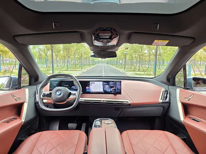 BMW i 2022 x Drive 50 — фото 15