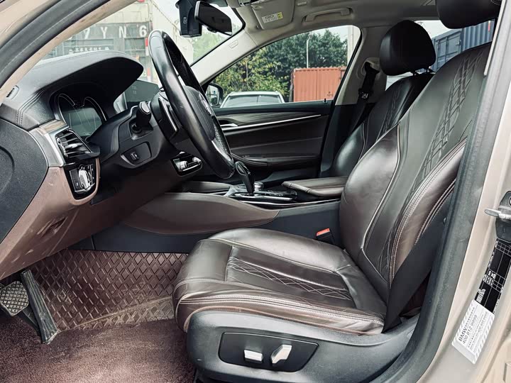 BMW 5-Series 2018 530 Li Leading — фото 17