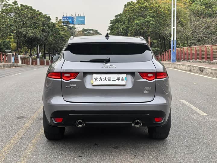 Jaguar F-PACE 2020 2.0 T — фото 20