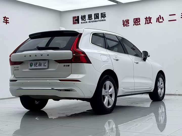 Volvo XC60 2022 B 5 4 WD — фото 5