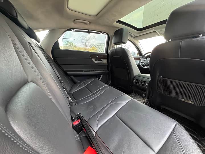 Jaguar XFL 2018 XFL 2.0 T 200 PS — фото 7
