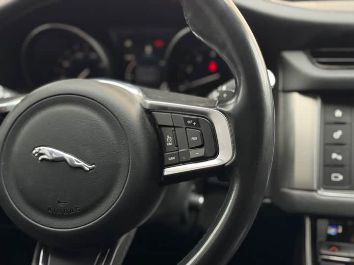 Jaguar XFL 2018 XFL 2.0 T 200 PS — фото 11