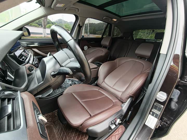 BMW X1 2021 s Drive 25 Li Leading — фото 15