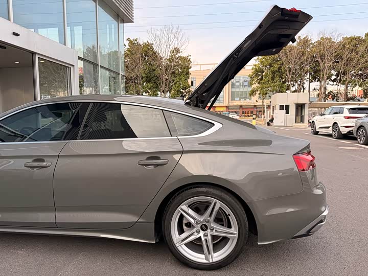 Audi A5 2024 Sportback 40 TFSI — фото 17