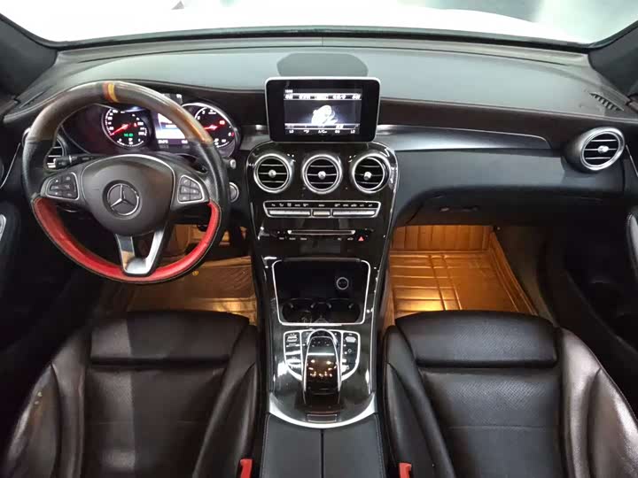 Mercedes-Benz GLC 2016 GLC 260 4 MATIC Luxury — фото 6