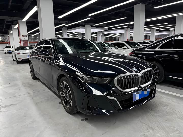 BMW 5 Series 525Li M спортпакет — фото 3