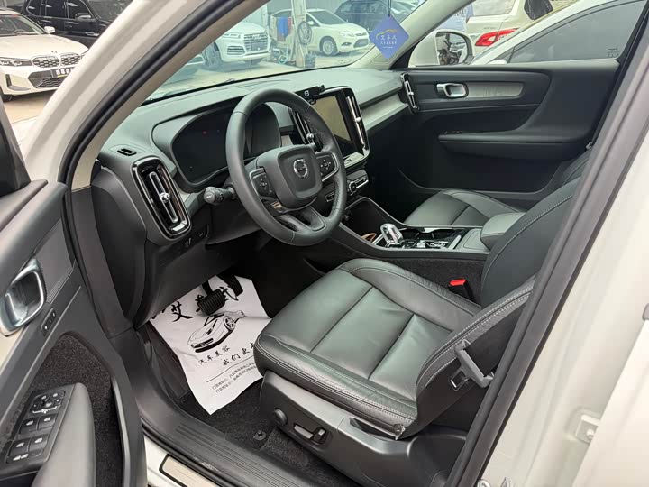 Volvo XC40 2022 T 4 WD — фото 4