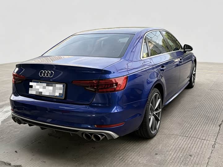 Audi A4L — фото 7