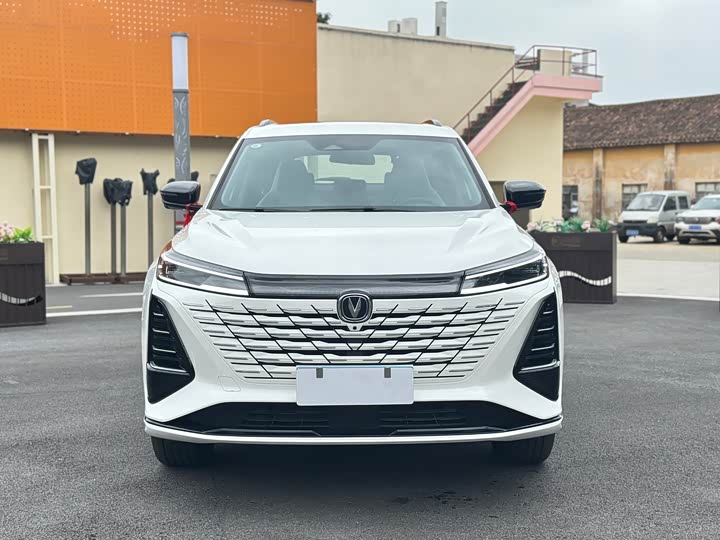 Changan CS75 PLUS 2024 1.5 T — фото 2