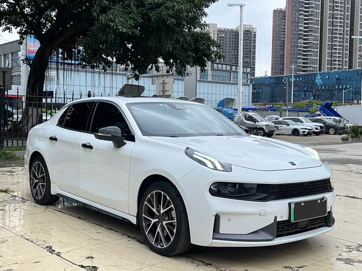 Lynk & Co 03 2021 1.5 T PHEV Pro — фото 3