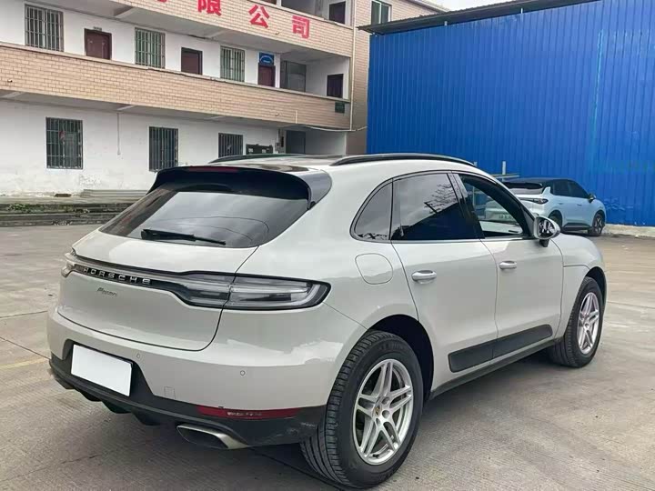Porsche Macan 2021 Macan 2.0 T — фото 5