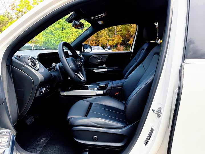 Mercedes-Benz GLB 2021 GLB 200 — фото 18