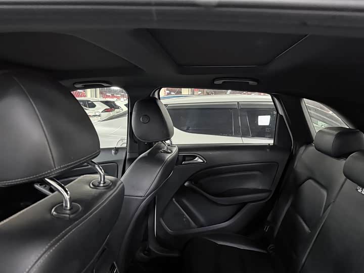 Mercedes-Benz B-Class 2017 B 200 — фото 11