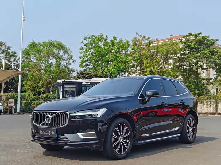 Volvo XC60 2020 T 5 4 WD — фото 1