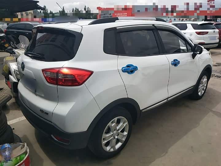 Changan CS15 2016 1.5 L AT — фото 7