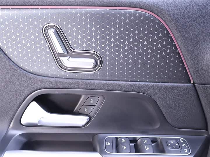 Mercedes-Benz GLB 2025 GLB 220 — фото 17