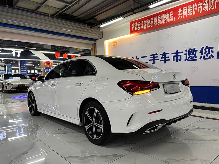 Mercedes-Benz A-Class 2022 A 200 L — фото 3