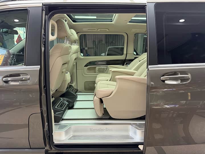 Mercedes-Benz V-Class 2017 V 260 — фото 19