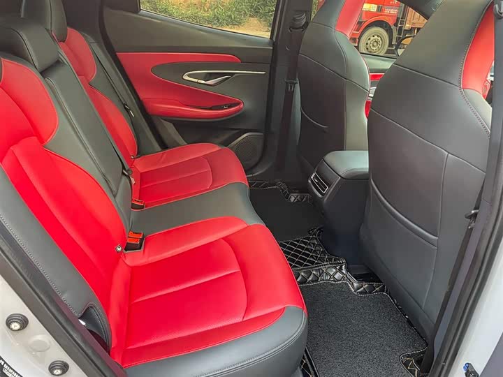 Changan UNI-T 2022 1.5 T Premium — фото 6