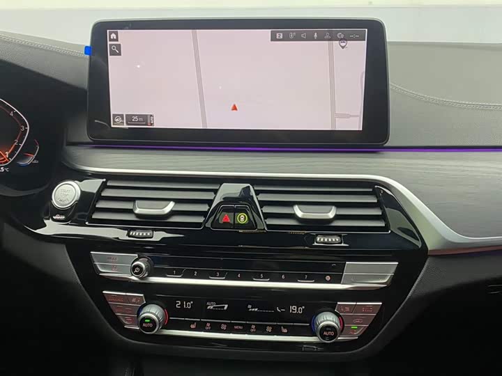 BMW 5-Series 2021 530 Li Leading M — фото 28