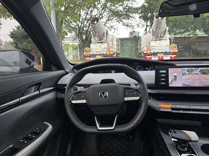 Changan UNI-V 2022 1.5 T Premium — фото 25