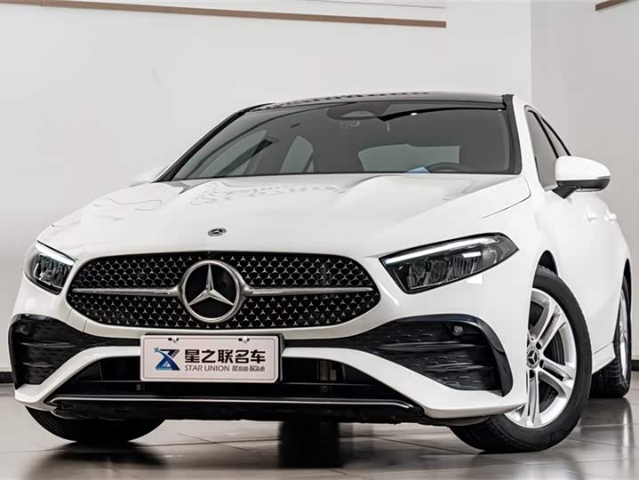 Mercedes-Benz A-Class 2024 A 180 L — фото 3