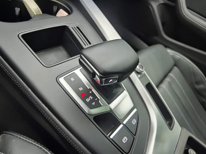 Audi A4L 2022 40 TFSI — фото 13