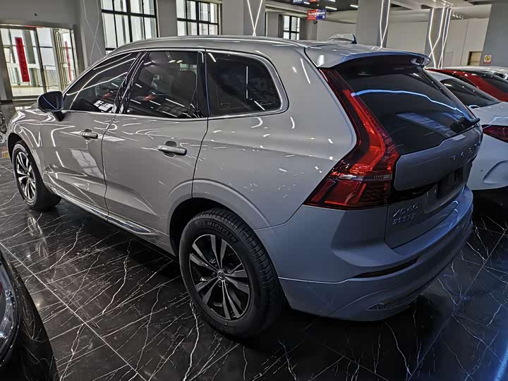 Volvo XC60 2023 B 5 4 WD — фото 5