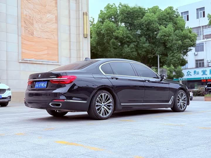 BMW 7 Series 730Li продвинутая — фото 4