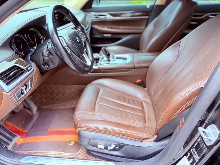 BMW 7 Series 730Li продвинутая — фото 9