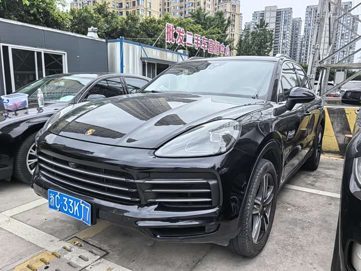 Porsche Cayenne 2018 Cayenne 3.0 T — фото 1