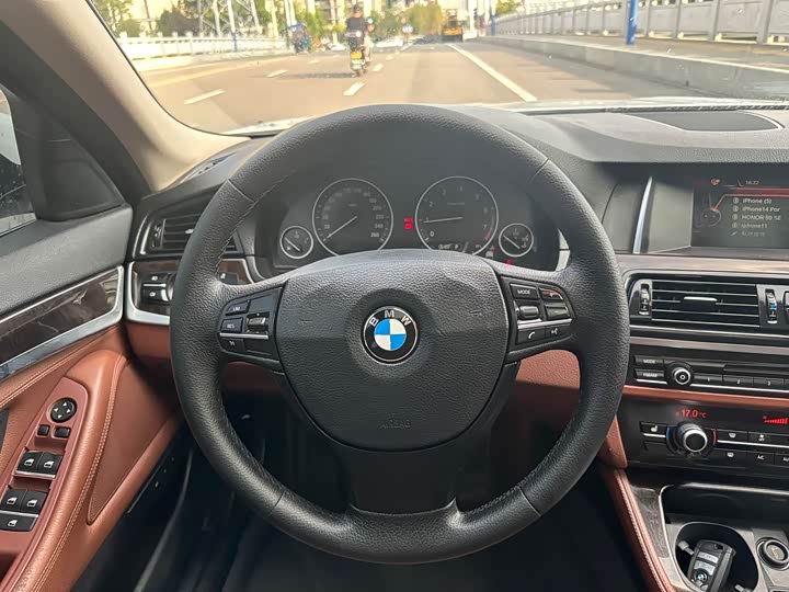 BMW 5-Series 2014 525 Li Leading — фото 12