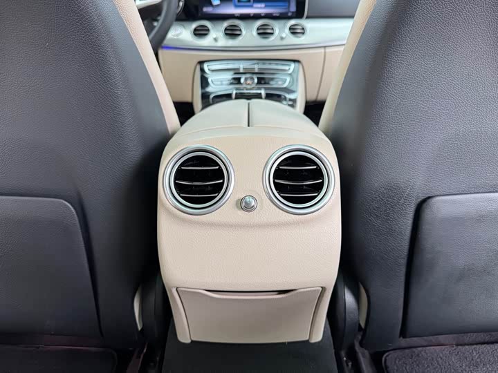 Mercedes-Benz E-Class 2017 E 300 Sport — фото 20