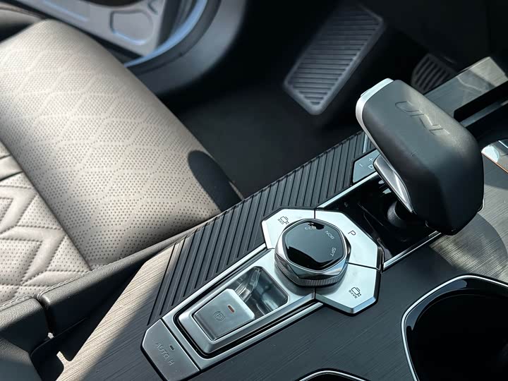 Changan UNI-K 2021 2.0 T Premium — фото 12