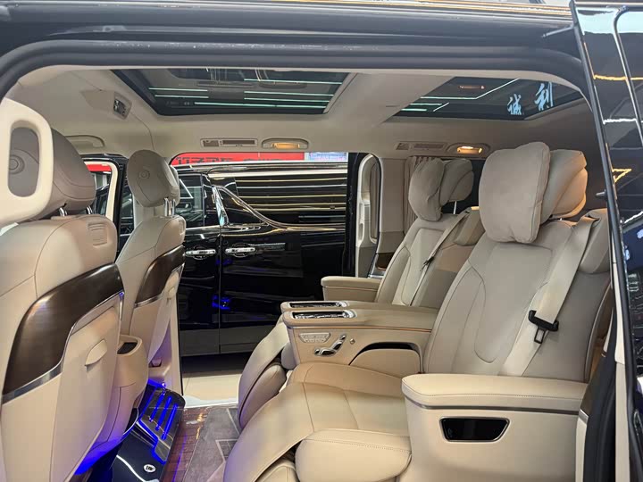 Mercedes-Benz V-Class 2022 V 260 L — фото 9