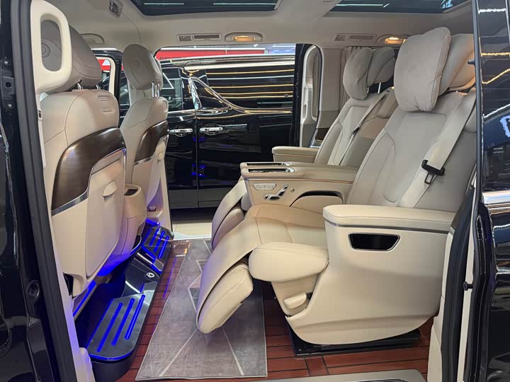 Mercedes-Benz V-Class 2022 V 260 L — фото 10