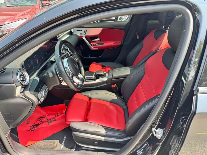 Mercedes-Benz A-Class 2022 AMG A 35 L 4 MATIC — фото 10