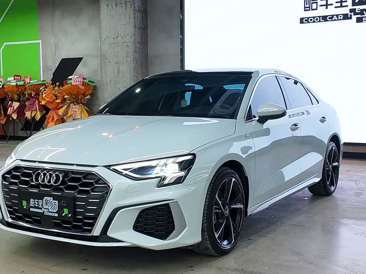 Audi A3 2021 A 3 L Limousine 35 TFSI Sport — фото 1