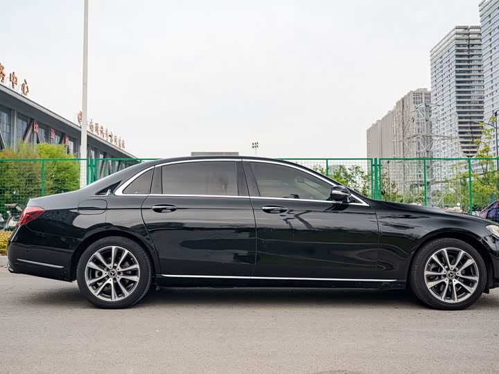 Mercedes-Benz E-Class 2019 E 260 L — фото 4