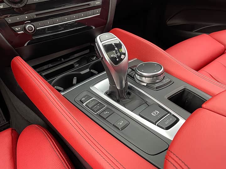 BMW X6 2017 x Drive 35i Leading — фото 10