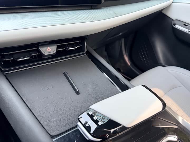 Changan UNI-T 2023 1.5 T Premium — фото 13