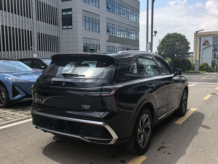 Hongqi HS3 PHEV 2024 115km — фото 9