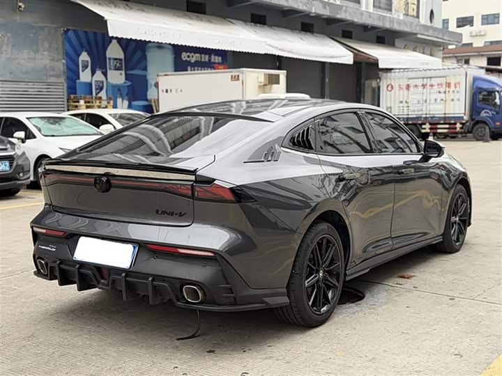 Changan UNI-V 2023 1.5 T — фото 12