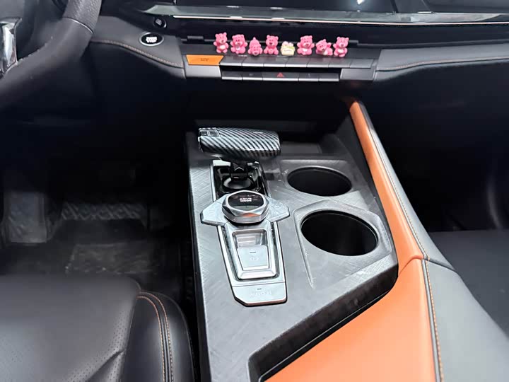 Changan UNI-V 2022 1.5 T — фото 15