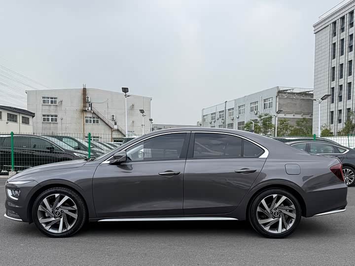 Hyundai Mistra — фото 9