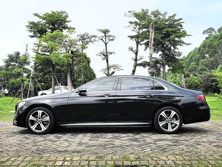 Mercedes-Benz E-Class 2020 E 260 L Sport — фото 4