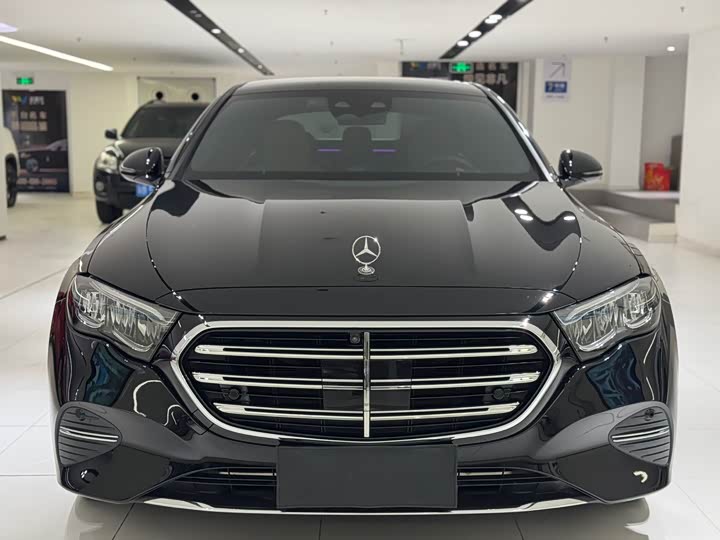 Mercedes-Benz E-Class 2024 E 300 L Luxury — фото 2
