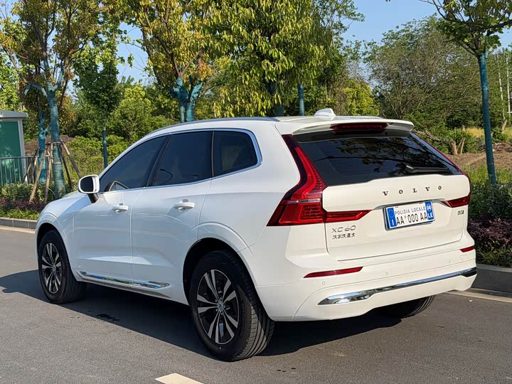 Volvo XC60 2023 B 5 4 WD — фото 12